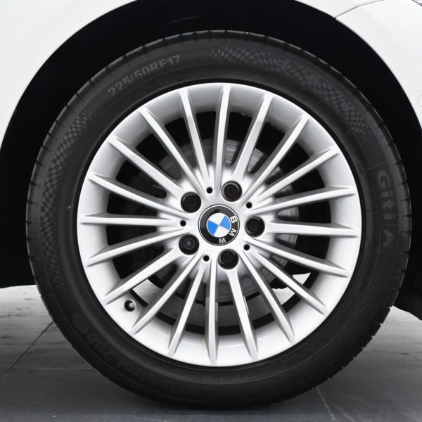 BMW 318I F30 Sedan 4dr 318i Luxury AT (2018) - Image 6