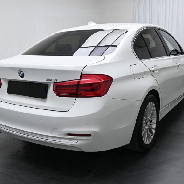 BMW 318I F30 Sedan 4dr 318i Luxury AT (2018) - Image 9