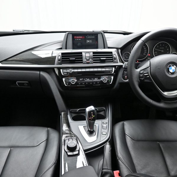 BMW 318I F30 Sedan 4dr 318i Luxury AT (2018) - Image 10