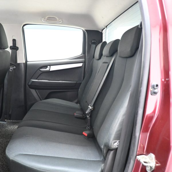 Isuzu D-MAX RT-50 Pickup 4dr DCab Man 5sp 4X2 2.5DDiT MT (2016) - Image 11