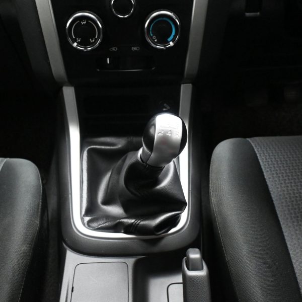 Isuzu D-MAX RT-50 Pickup 4dr DCab Man 5sp 4X2 2.5DDiT MT (2016) - Image 13