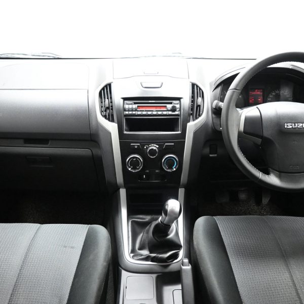 Isuzu D-MAX RT-50 Pickup 4dr DCab Man 5sp 4X2 2.5DDiT MT (2016) - Image 7