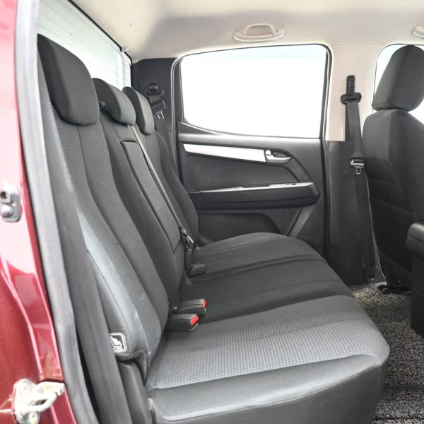 Isuzu D-MAX RT-50 Pickup 4dr DCab Man 5sp 4X2 2.5DDiT MT (2016) - Image 10