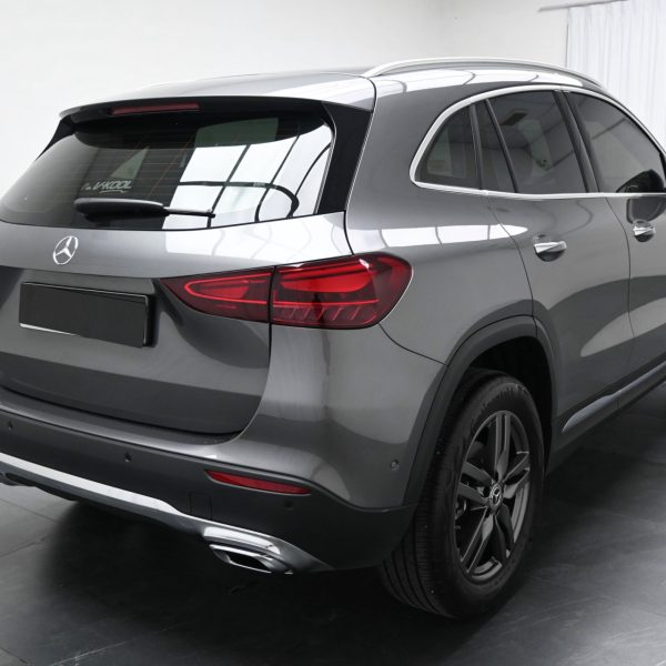 Mercedes-Benz GLA200 1.3 AT (2024) - Image 12