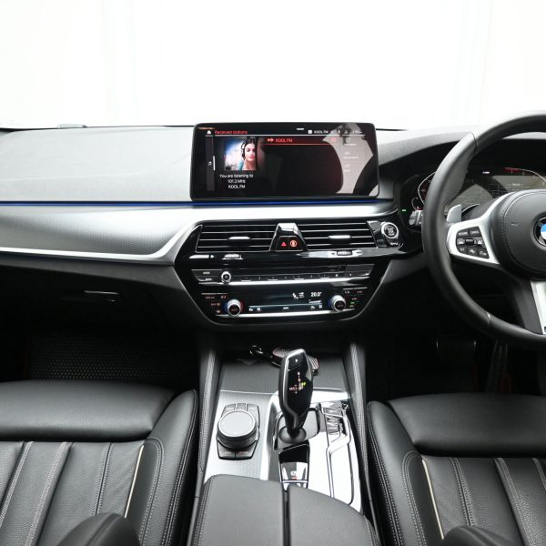 BMW 530I G30 2.0 M Sport AT (2022) - Image 13