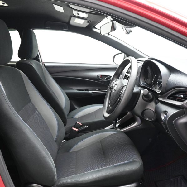 Toyota Yaris 1.5 E AT (2022) - Image 11