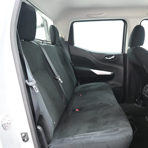 Nissan Navara 2.5 SE AT 4WD AT (2019) - Image 12
