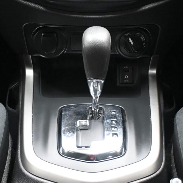 Nissan Navara 2.5 SE AT 4WD AT (2019) - Image 15