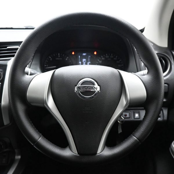 Nissan Navara 2.5 SE AT 4WD AT (2019) - Image 16