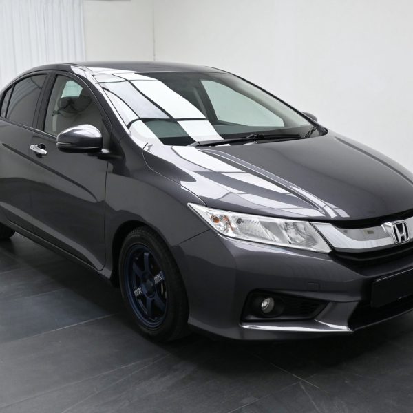 Honda City GM6 Sedan 4dr E i-VTEC CVT 7sp FWD 1.5i AT (2015) - Image 3
