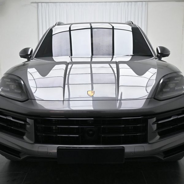 Porsche Cayenne 3 AT (2023) - Image 2