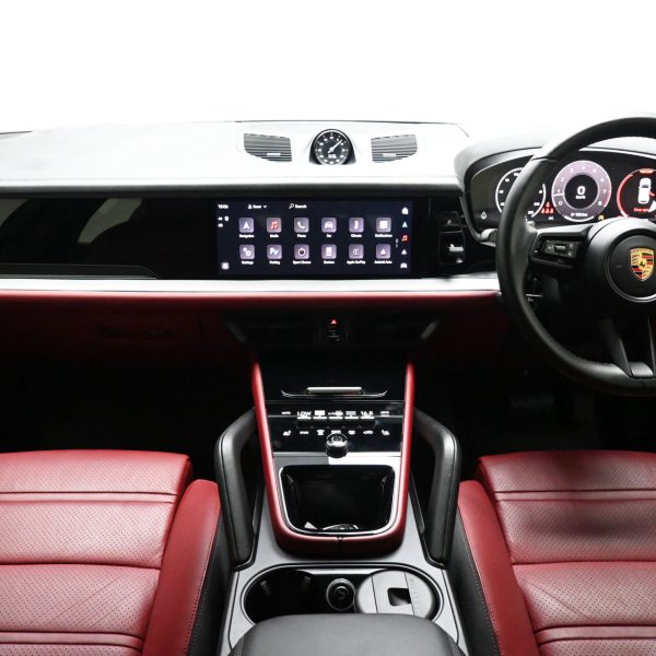 Porsche Cayenne 3 AT (2023) - Image 14