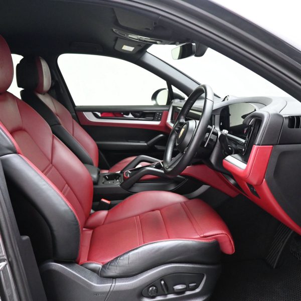 Porsche Cayenne 3 AT (2023) - Image 15