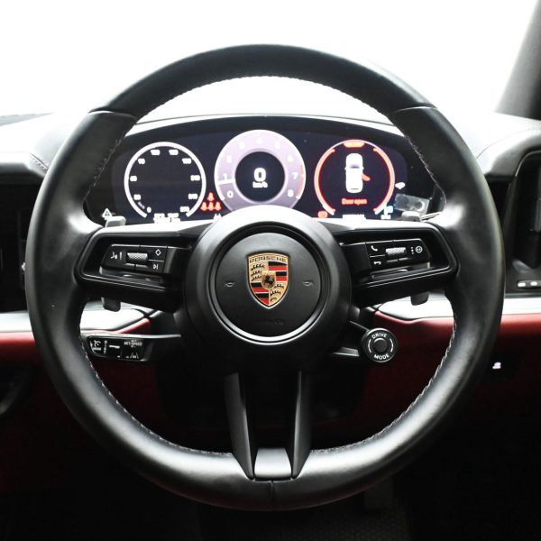 Porsche Cayenne 3 AT (2023) - Image 5