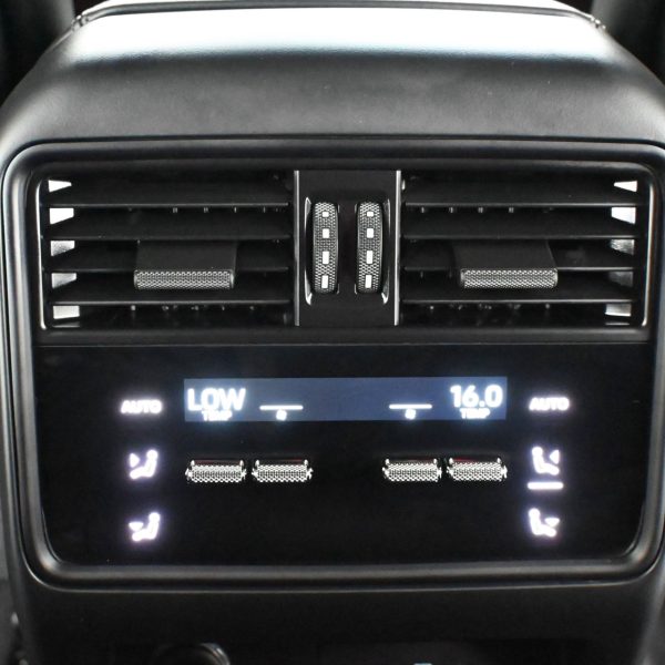 Porsche Cayenne 3 AT (2023) - Image 6