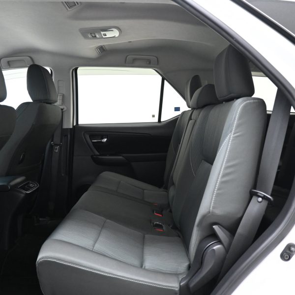 Toyota Fortuner 2.4 AT 4X4 AT (2022) - Image 15