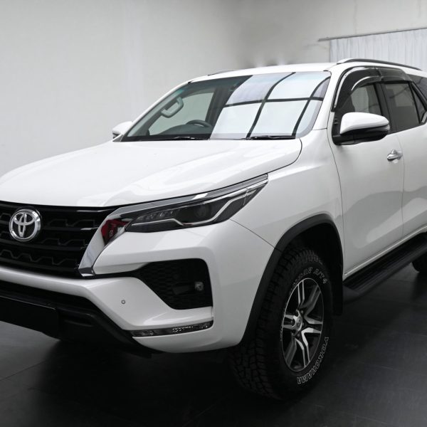 Toyota Fortuner 2.4 AT 4X4 AT (2022) - Image 20