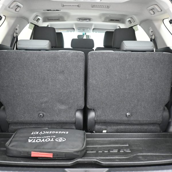 Toyota Fortuner 2.4 AT 4X4 AT (2022) - Image 6