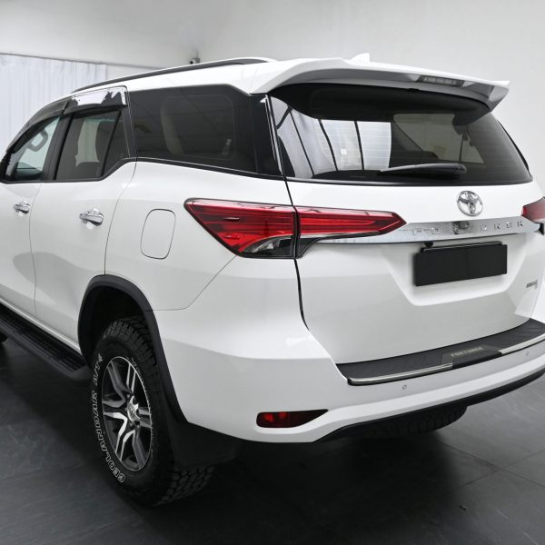 Toyota Fortuner 2.4 AT 4X4 AT (2022) - Image 8