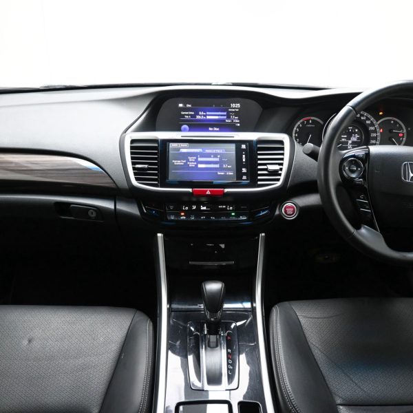 Honda Accord Sedan 4dr VTi-L Auto 5sp FWD 2.0i AT (2016) - Image 9