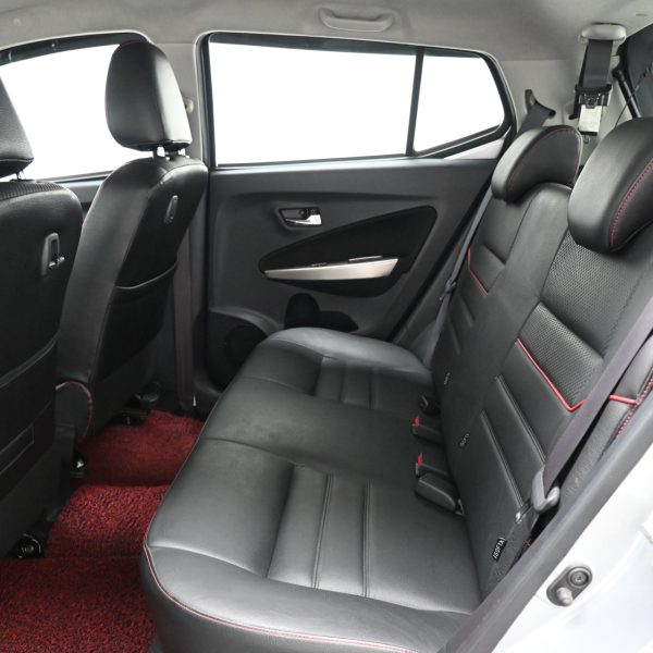 Perodua Axia Hatch 5dr Advance Auto 4sp FWD 1.0i AT (2015) - Image 13