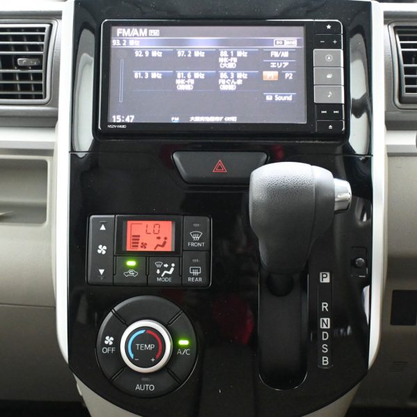Daihatsu Tanto 0.7 AT (2018) - Image 15