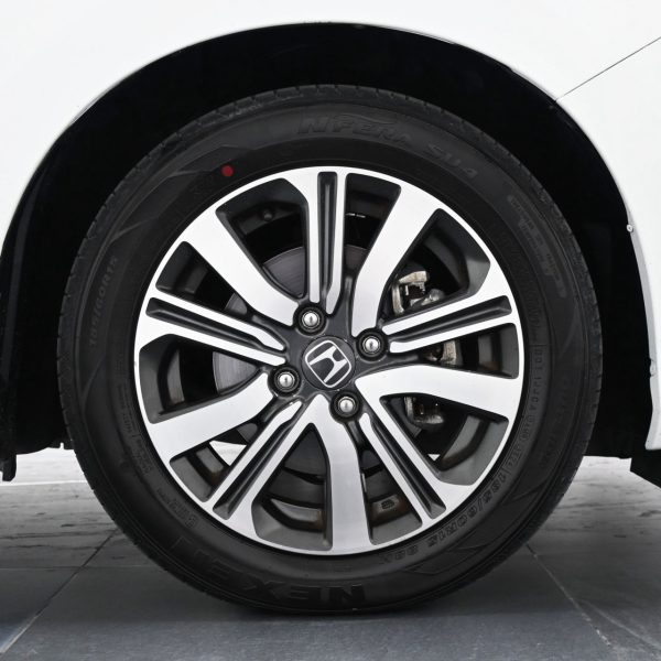 Honda City GM6 Sedan 4dr E i-VTEC CVT 7sp FWD 1.5i AT (2017) - Image 5