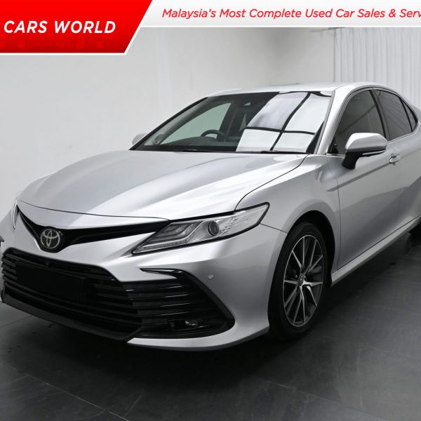 Toyota Camry 2.5 V Auto AT (2022) - Image 1
