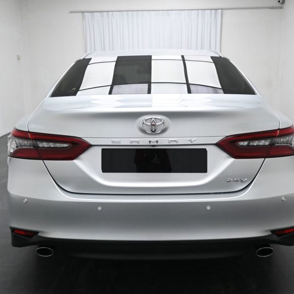 Toyota Camry 2.5 V Auto AT (2022) - Image 9