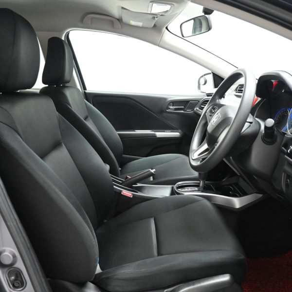 Honda City 1.5 E AT (2015) - Image 11