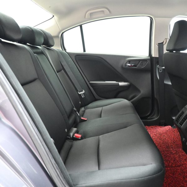 Honda City 1.5 E AT (2015) - Image 13