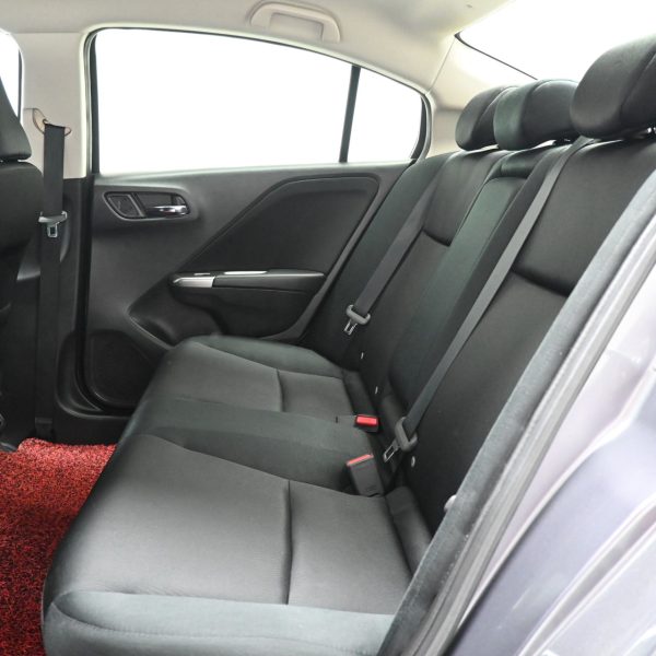 Honda City 1.5 E AT (2015) - Image 14