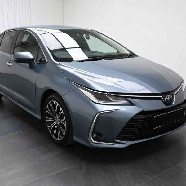 Toyota Corolla Altis E170 Facelift Sedan 4dr G CVT 7sp FWD 1.8i AT (2019) - Image 3