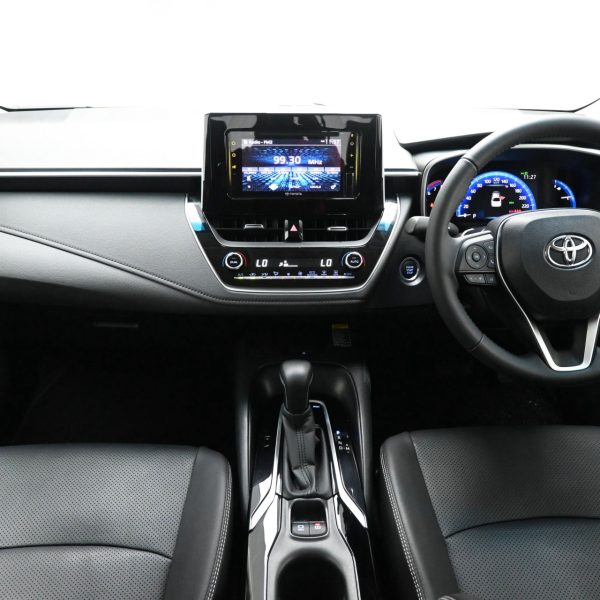Toyota Corolla Altis E170 Facelift Sedan 4dr G CVT 7sp FWD 1.8i AT (2019) - Image 10