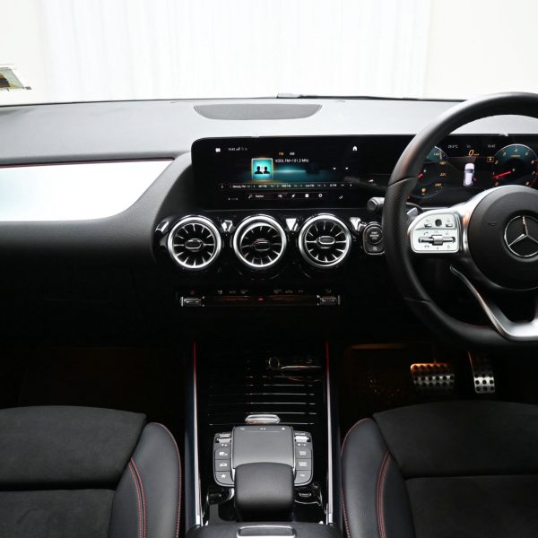 Mercedes-Benz GLA250 2 AT (2021) - Image 13