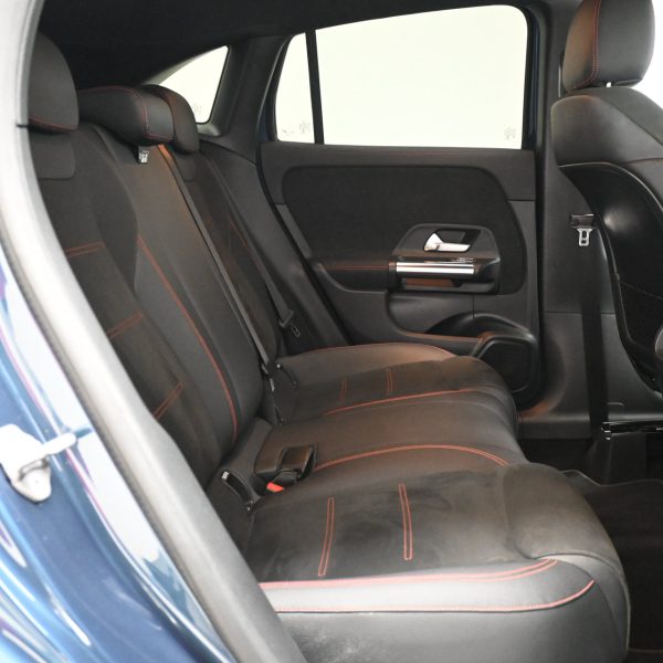 Mercedes-Benz GLA250 2 AT (2021) - Image 16