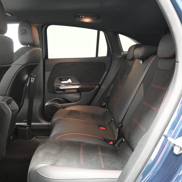 Mercedes-Benz GLA250 2 AT (2021) - Image 17