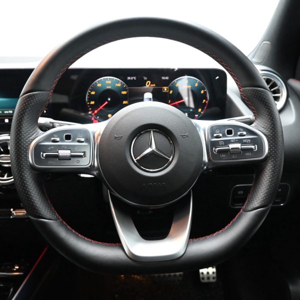 Mercedes-Benz GLA250 2 AT (2021) - Image 5
