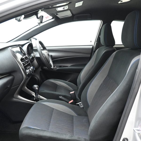 Toyota Yaris 1.5 E AT (2022) - Image 12
