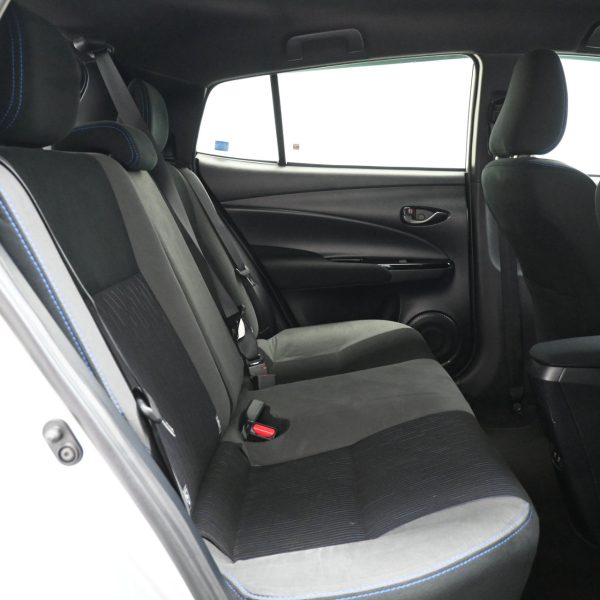 Toyota Yaris 1.5 E AT (2022) - Image 13