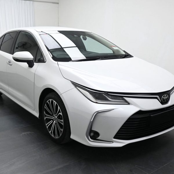 Toyota Corolla Altis E210 Sedan 4dr G CVT 7sp FWD 1.8i AT (2022) - Image 3