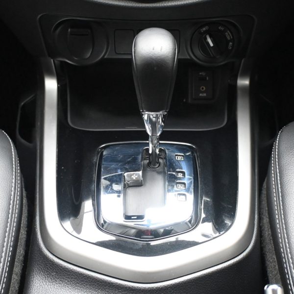 Nissan Navara D23 Pickup 4dr DCab NP300 VL SA 7sp 4WD 2.5DDiT AT (2018) - Image 15