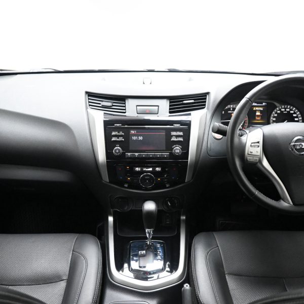 Nissan Navara D23 Pickup 4dr DCab NP300 VL SA 7sp 4WD 2.5DDiT AT (2018) - Image 9