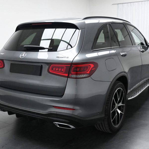 Mercedes-Benz GLC300 2.0 4MATIC AMG AT (2021) - Image 13
