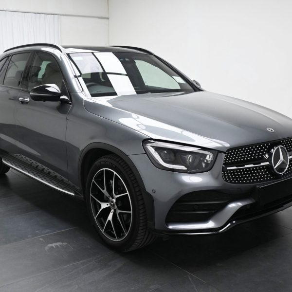 Mercedes-Benz GLC300 2.0 4MATIC AMG AT (2021) - Image 3