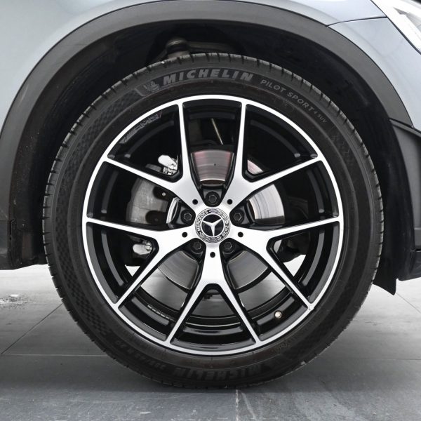 Mercedes-Benz GLC300 2.0 4MATIC AMG AT (2021) - Image 10