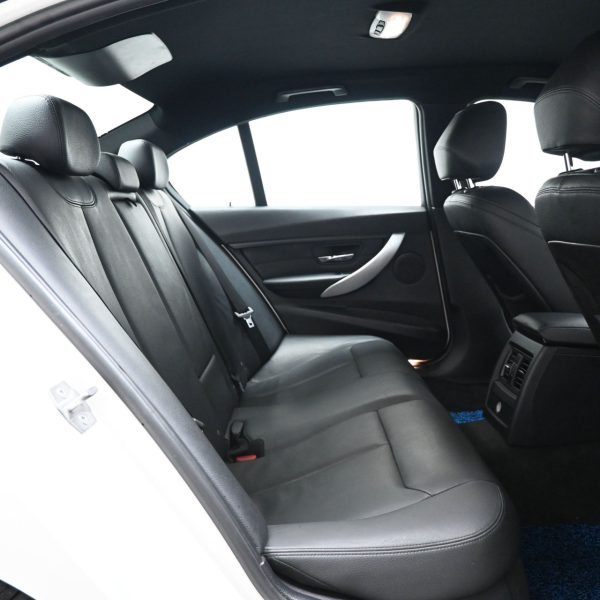 BMW 328I F30 Sedan 4dr 328i M Sport AT (2015) - Image 11
