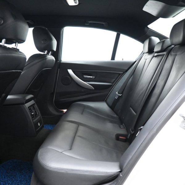 BMW 328I F30 Sedan 4dr 328i M Sport AT (2015) - Image 12