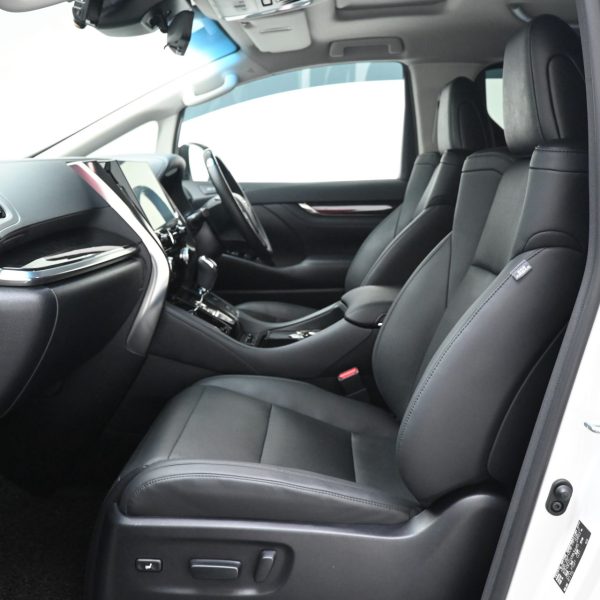 Toyota Alphard 2.5 SC Auto AT (2021) - Image 17