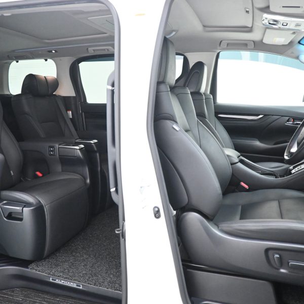 Toyota Alphard 2.5 SC Auto AT (2021) - Image 18